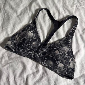 1 🤍 Lululemon Arise Bra - Flowabunga Black Angel Wing